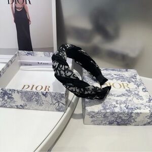 Dior Monochrome Twisted Headband